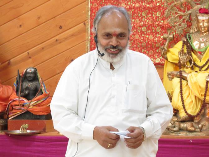 Niranjan Babu speaking at Sivananda Ashram